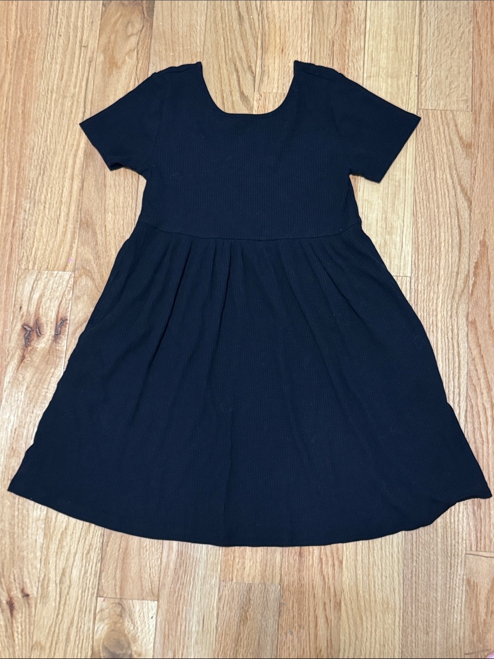 Old Navy Black Short-Sleeve Scoop Neck Dress